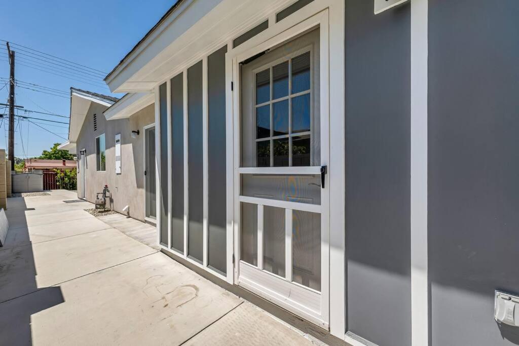 Modern 1-Bedroom Home In A Prime La Location Los Angeles Exterior photo